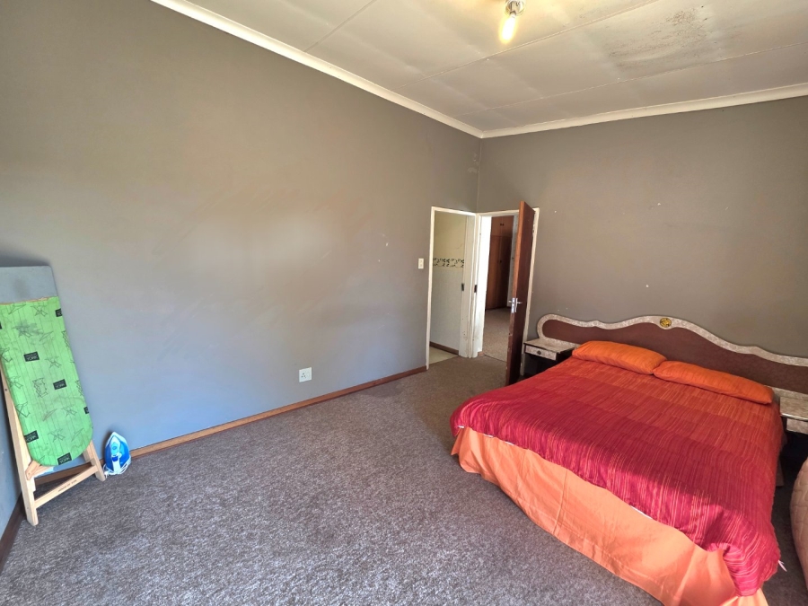 5 Bedroom Property for Sale in Jordania Free State